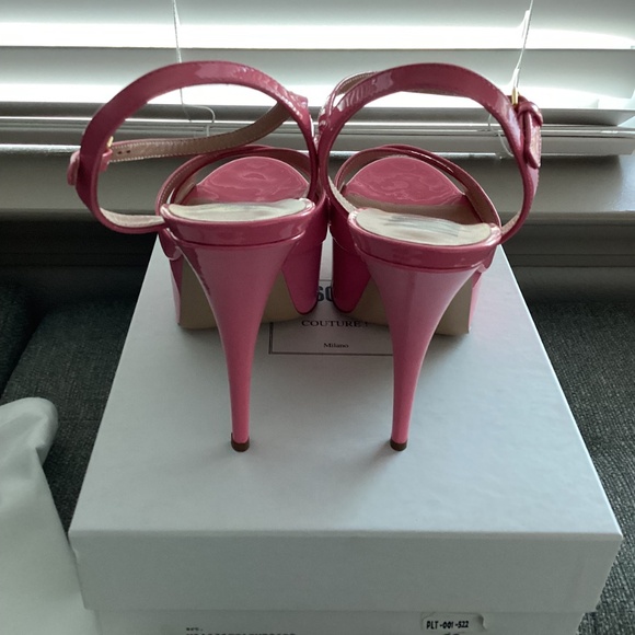 Moschino Logo Sole Platform Sandal (Women) 9US / 39EU - Picture 8 of 14